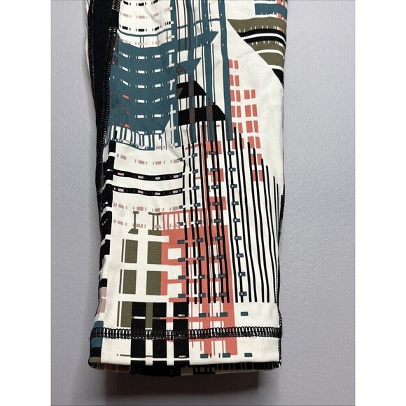 Victoria Sport Medium Multicolor Knockout Capri Leggings Womens - Picture 5 of 8